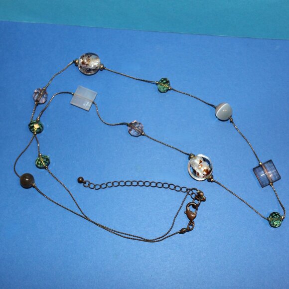 Glass Bead Necklace on Brass/Gold Colored Chain - Picture 4 of 5